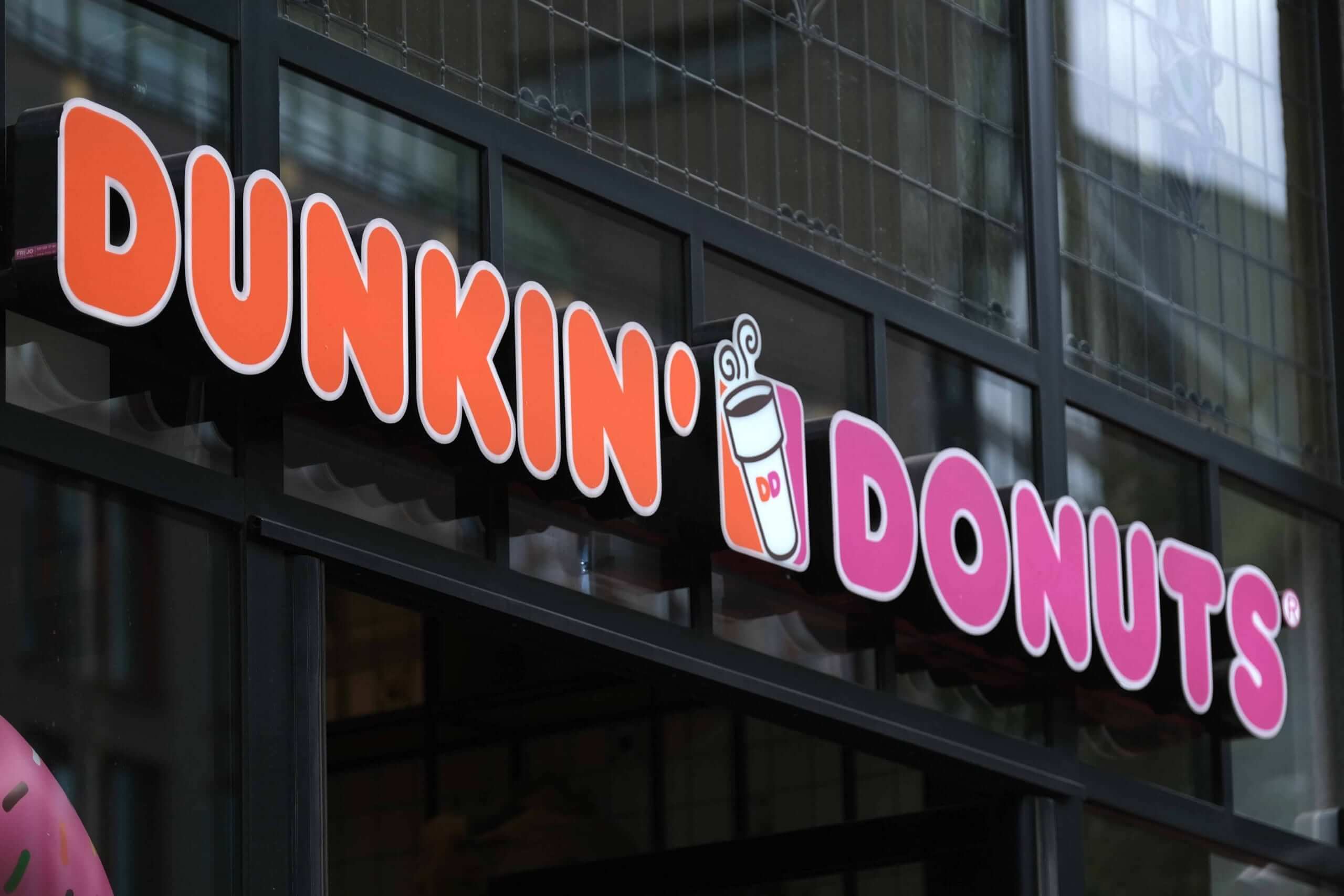 Dunkin Donuts Employee Arrested After ‘large Thick Piece Of Mucus Found In Cops Coffee 1266